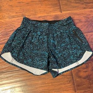 Lululemon tracker V shorts